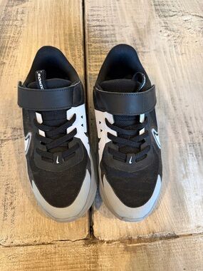 Nike Kids Black and White Velcro Strap Sneakers